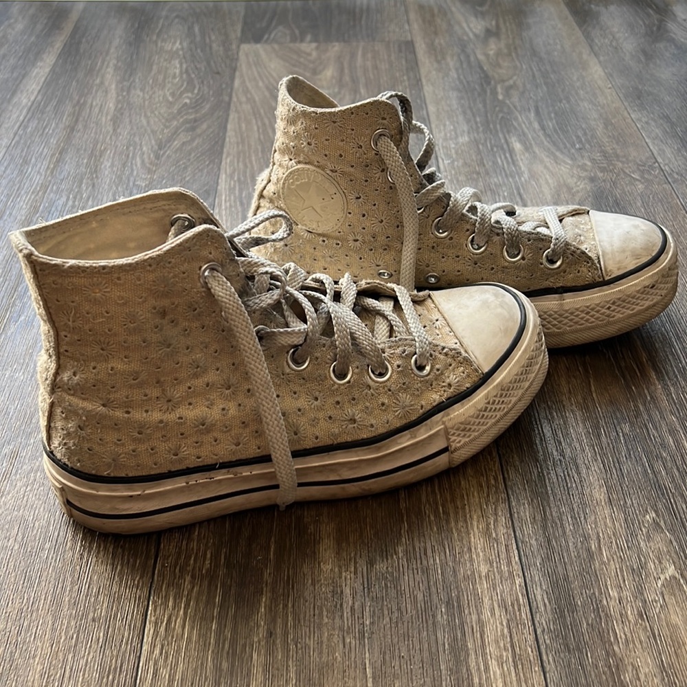 Platform converse